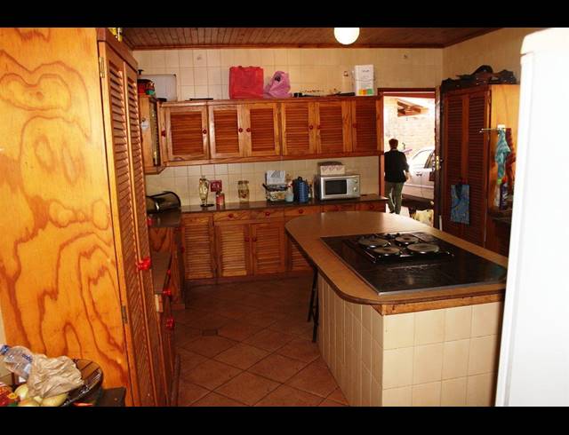 3 BEDROOM HOUSE SOLD IN THE ORCHARDS